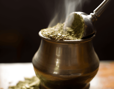 Maté (Ilex paraguariensis) – Natural stimulant in Interstellar Blends, boosting energy, focus, and thermogenesis.